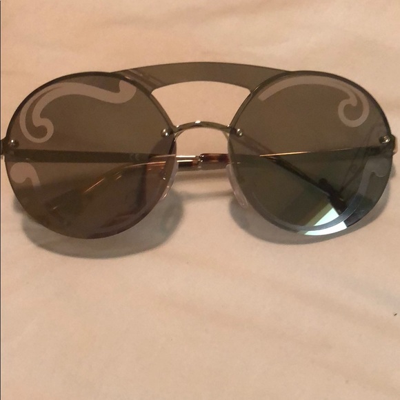 Unworn Women’s Prada sunglasses main image 5
